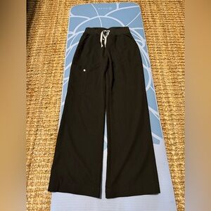 Figs High Waisted Allison ultra wide leg scrub pants size small tall